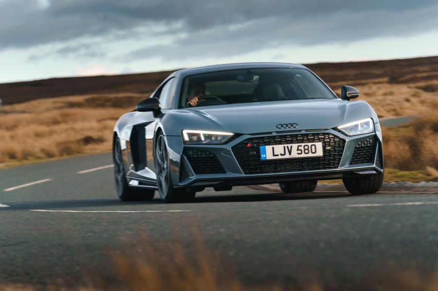  Audi R8 V10 Performance 2019 года  (UK) (фото 55 из 136)